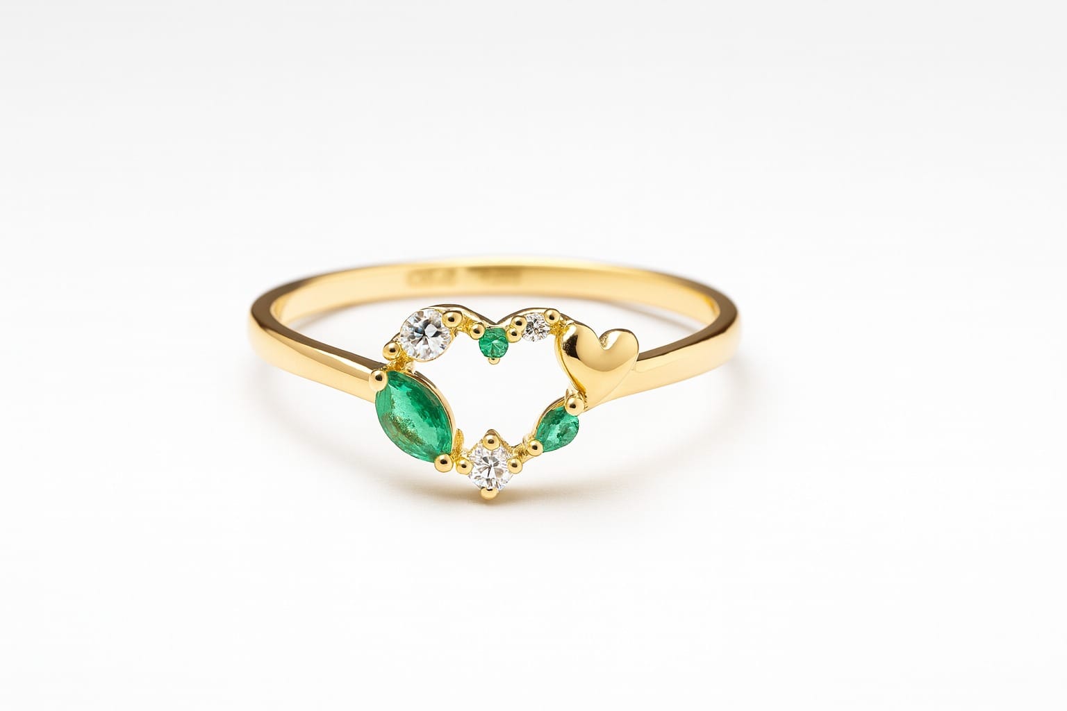 Inel din aur 14K cu zirconii verzi– model inimă elegant